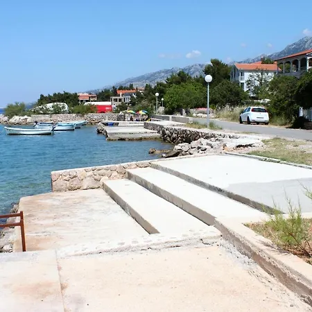6594a Starigrad-Paklenica