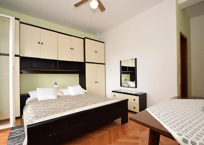 Apartment 6594a