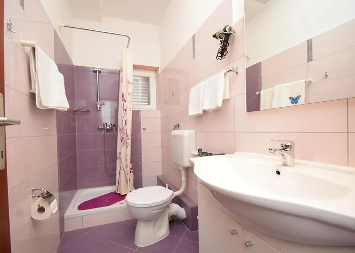 6594a Apartment *