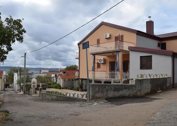 6594a Apartment *
