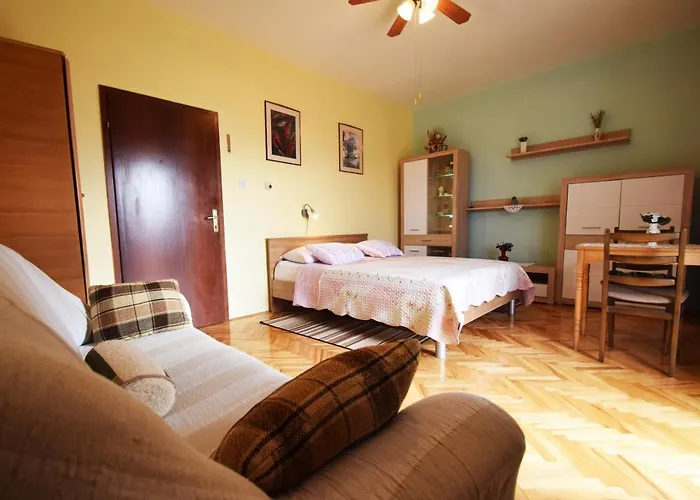 Apartment 6594a