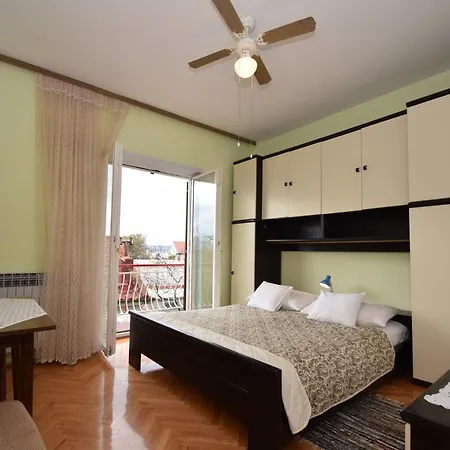 6594a * Starigrad Paklenica