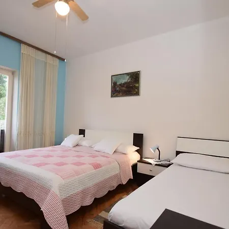 6594a * Starigrad Paklenica