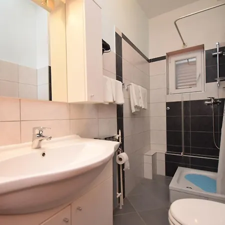 6594a Starigrad Paklenica