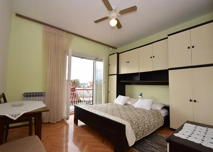 6594a * Starigrad Paklenica